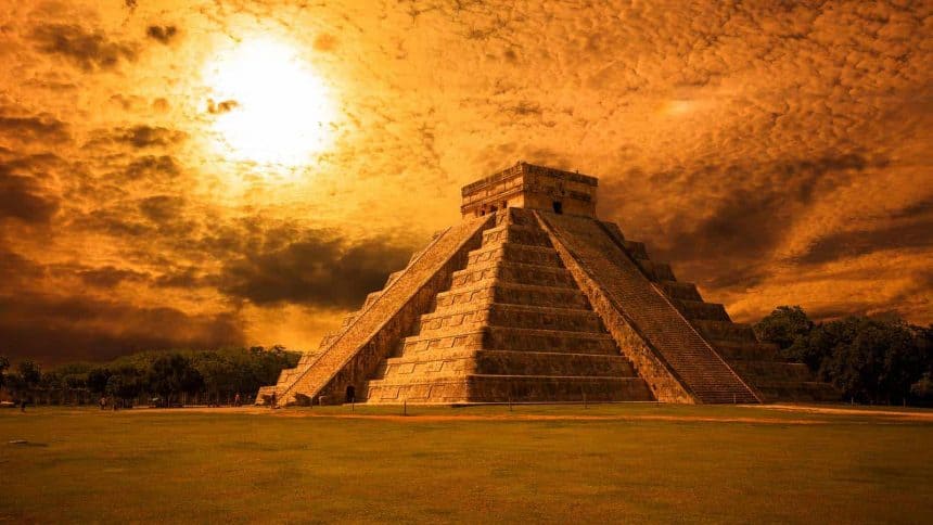 Mexiko, Halbinsel Yukatan - Kukulkan Pyramide in Chichen Itza