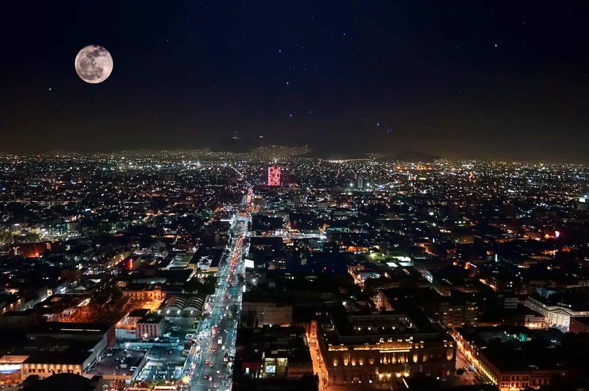 Mexiko Sicherheit: Mexico City bei Nacht