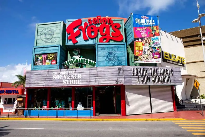 Cancún, México - Guía Turística Rápida 5 Cancun - Senor Frog's restaurante y bar en la Zona Hotelera