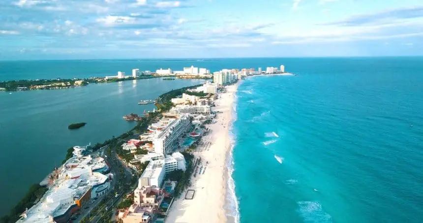 Cancún, México - Guía Turística Rápida 7 Cancun Zona Hotelera entre la laguna y el mar caribe