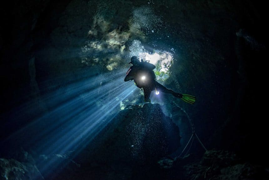 Cave diving in the cenotes of the Yucatan Peninsula, Mexico - Underwater conditions
