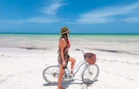 Descubriendo la isla Holbox en México en bicicleta