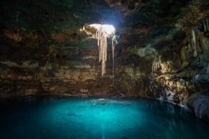 Tipos de Cenotes - Cenotes de caverna