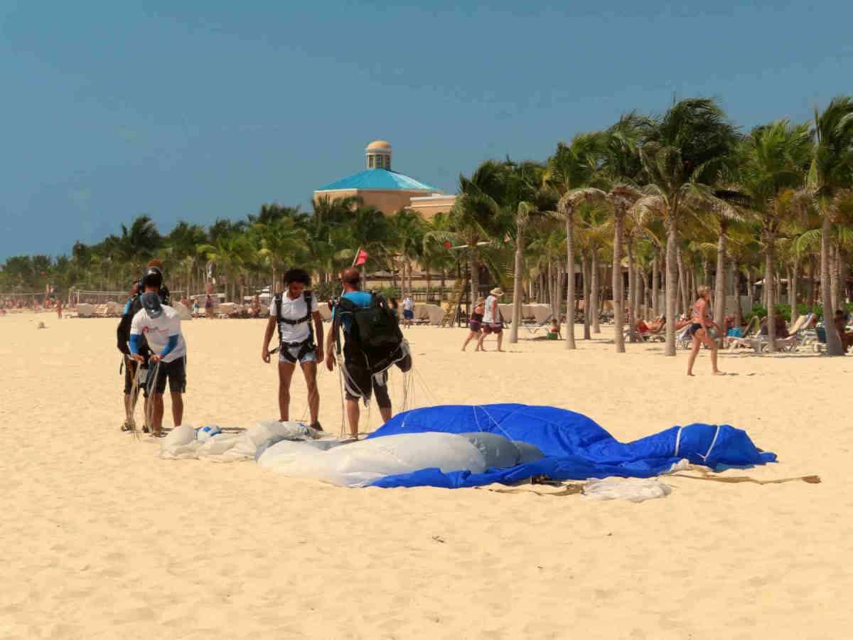 Activities at Allegro Playacar - Parachuting